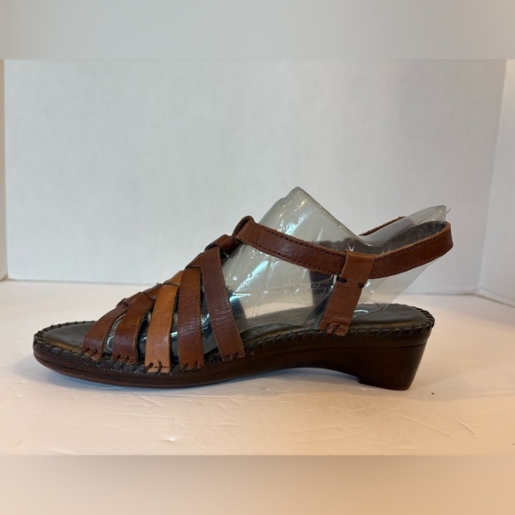 Strictly Comfort brown leather open toe Strappy Roman sandals shoes size 7 M - Picture 2 of 12